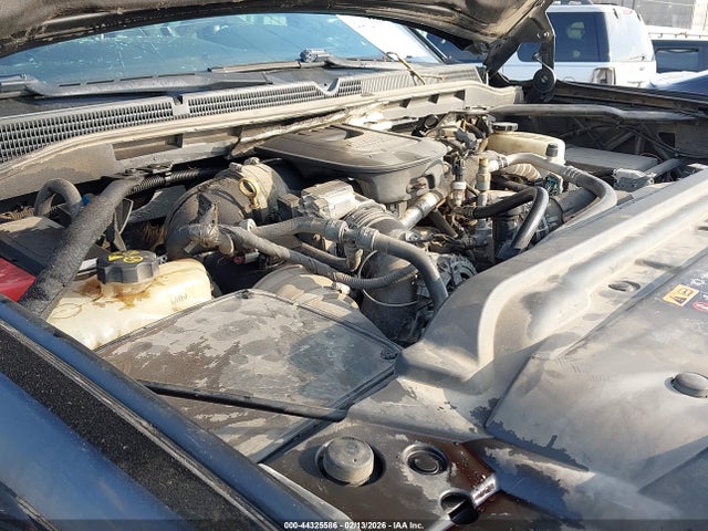 44325586 :رقم المزاد ، 1GT12UE85GF183357 vin ، 2016 Gmc Sierra 2500hd Denali مزاد بيع