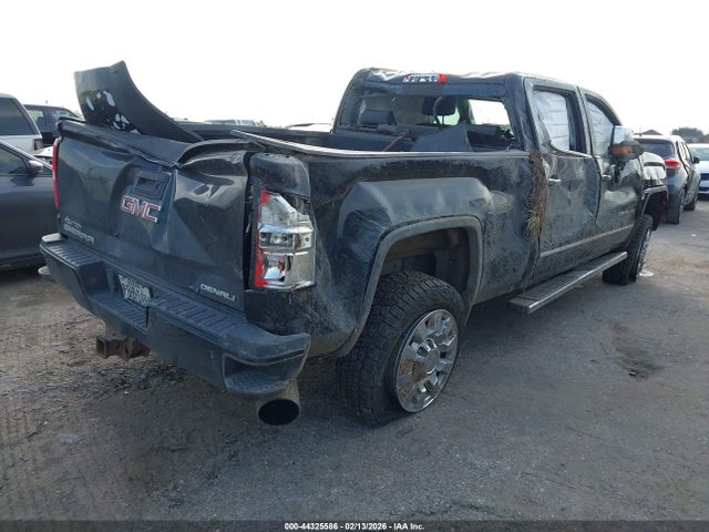 44325586 :رقم المزاد ، 1GT12UE85GF183357 vin ، 2016 Gmc Sierra 2500hd Denali مزاد بيع