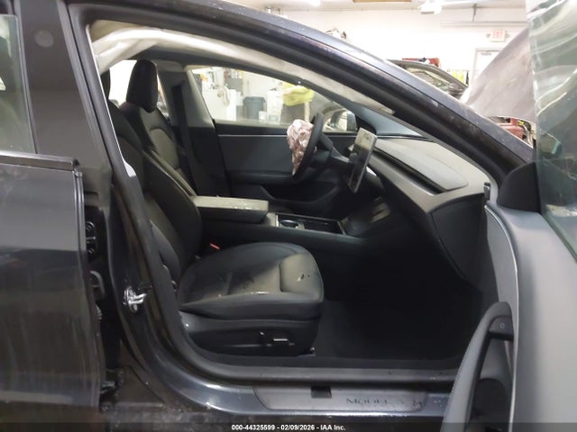 2025 TESLA MODEL 3 5YJ3E1EA6SF986516 Photo 4