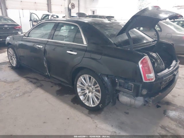 2011 CHRYSLER 300 2C3CA5CG9BH525268 Photo 2