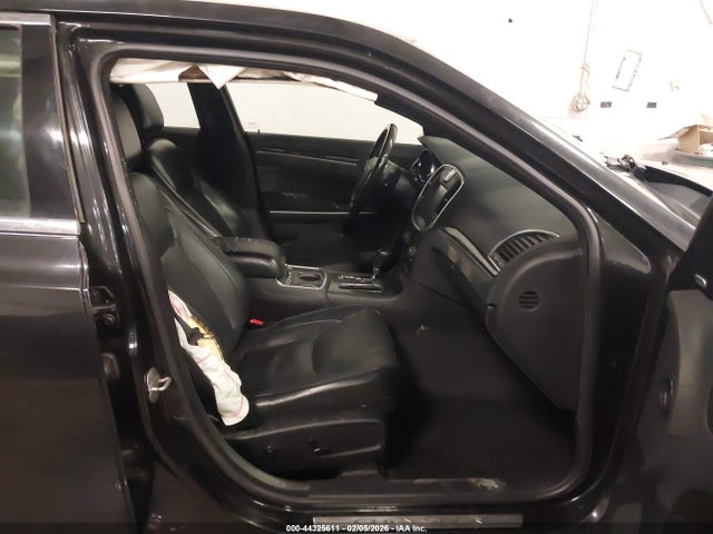 2011 CHRYSLER 300 2C3CA5CG9BH525268 Photo 4