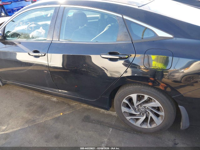 Honda CIVIC EX 2018 19XFC2F72JE204745 Image 17