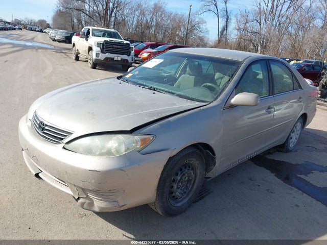 2006 Toyota Camry Le მანქანა იყიდება აუქციონზე, vin: 4T1BE32K96U105000, აუქციონის ნომერი: 44325677