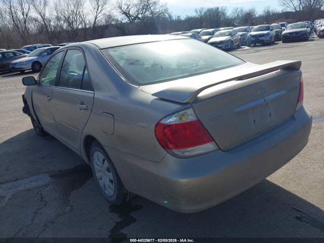 2006 Toyota Camry Le მანქანა იყიდება აუქციონზე, vin: 4T1BE32K96U105000, აუქციონის ნომერი: 44325677