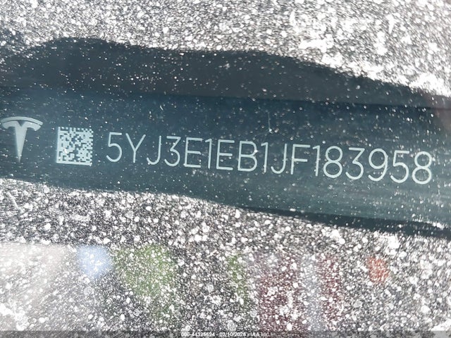 5YJ3E1EB1JF183958 Tesla Model 3 Long Range/performance