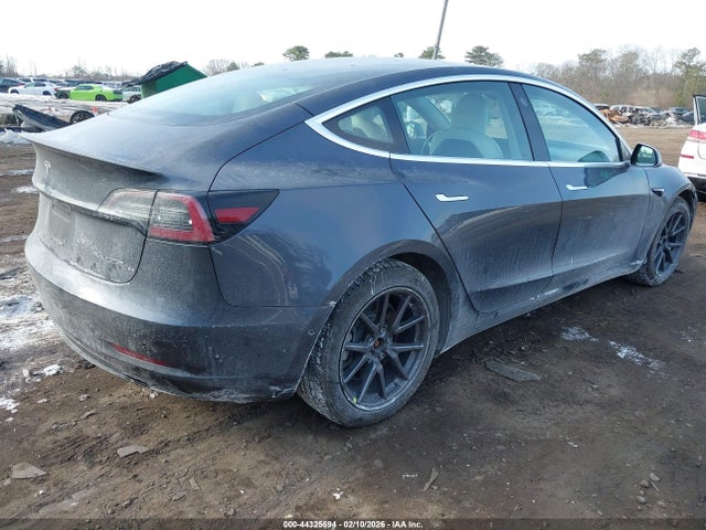 2018 TESLA MODEL 3 5YJ3E1EB1JF183958 Photo 3