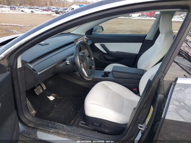 2018 TESLA MODEL 3 5YJ3E1EB1JF183958 Photo 4