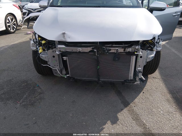 JTNK4RBE3K3040211 Toyota Corolla Xse