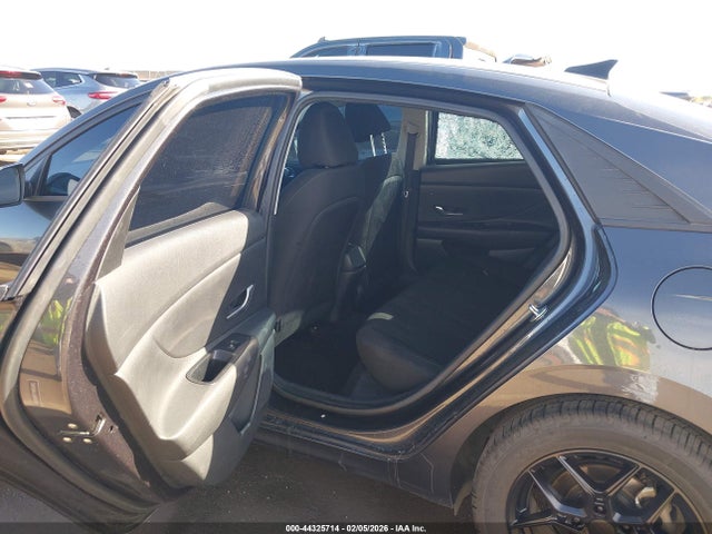 5NPLM4AG6MH043920 Hyundai ELANTRA SEL