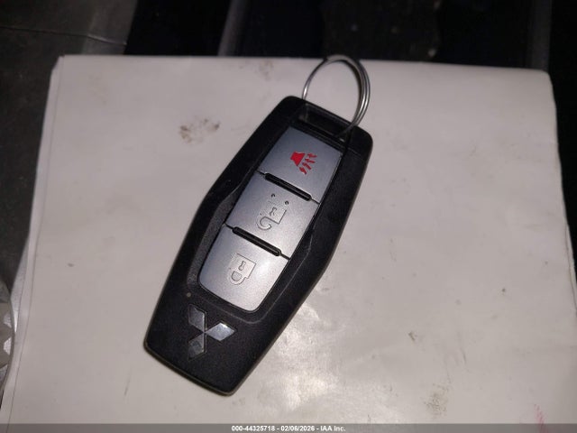 2025 MITSUBISHI OUTLANDER JA4J4UA82SZ023907 Photo 10