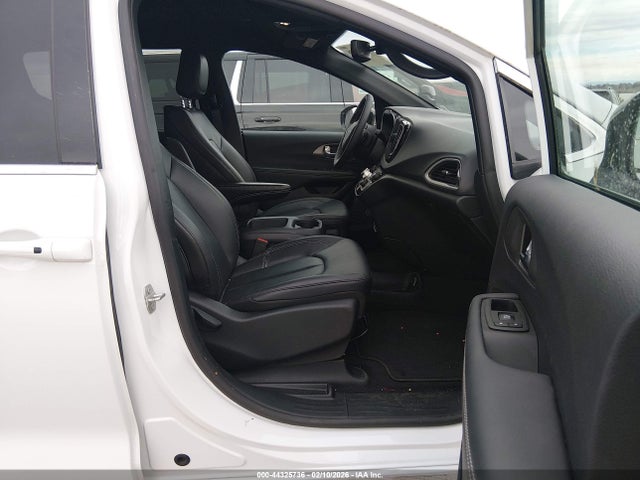 2C4RC1BG7SR611778 Chrysler Pacifica Select