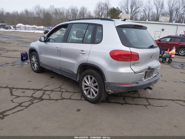 Продаж на аукціоні авто 2018 Volkswagen Tiguan Limited 2.0t, vin: WVGBV7AX4JK003323, номер лоту: 44325783