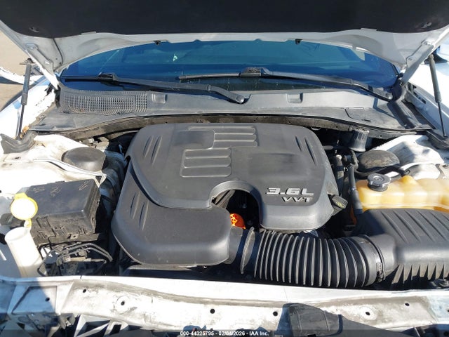2C3CDXHG5JH162817 Dodge Charger Sxt Plus Rwd