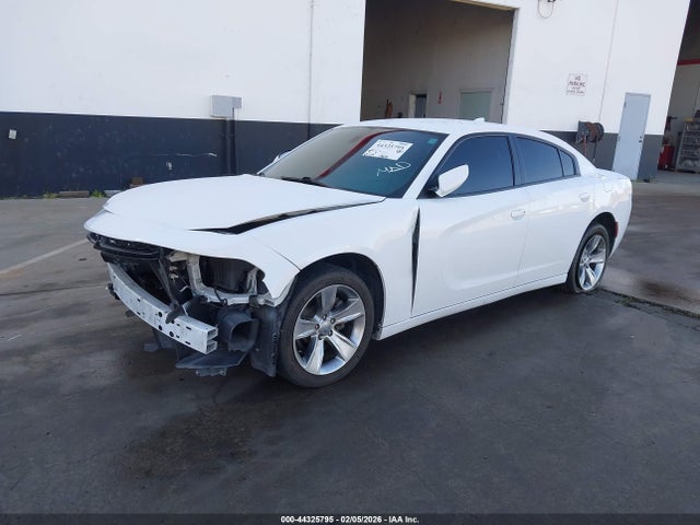 2C3CDXHG5JH162817 Dodge Charger Sxt Plus Rwd