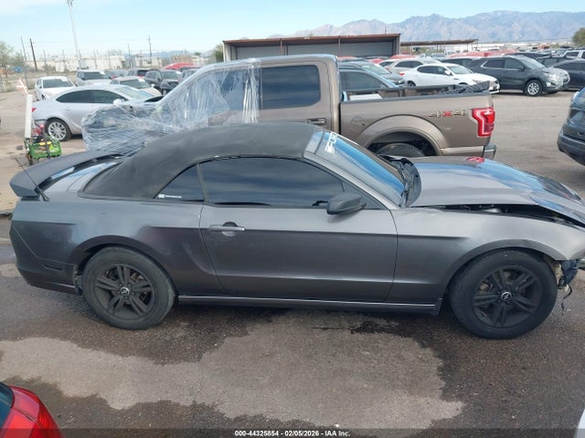 1ZVBP8EM9E5208545 Ford Mustang V6