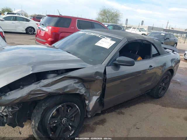 1ZVBP8EM9E5208545 Ford Mustang V6