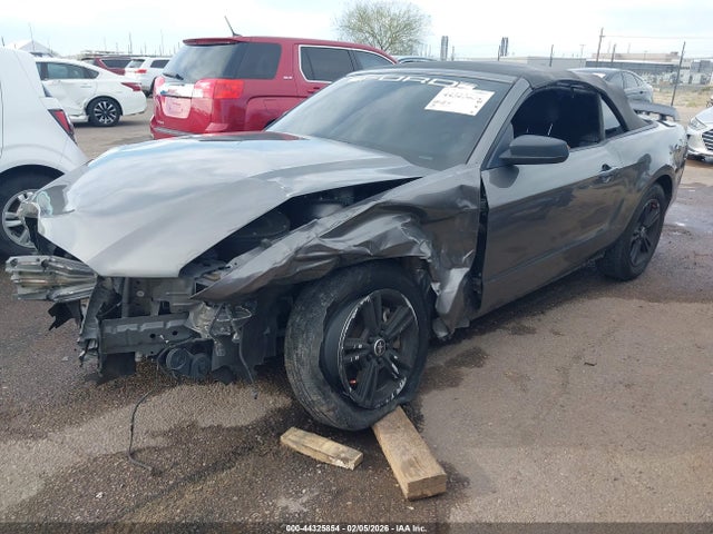 1ZVBP8EM9E5208545 Ford Mustang V6