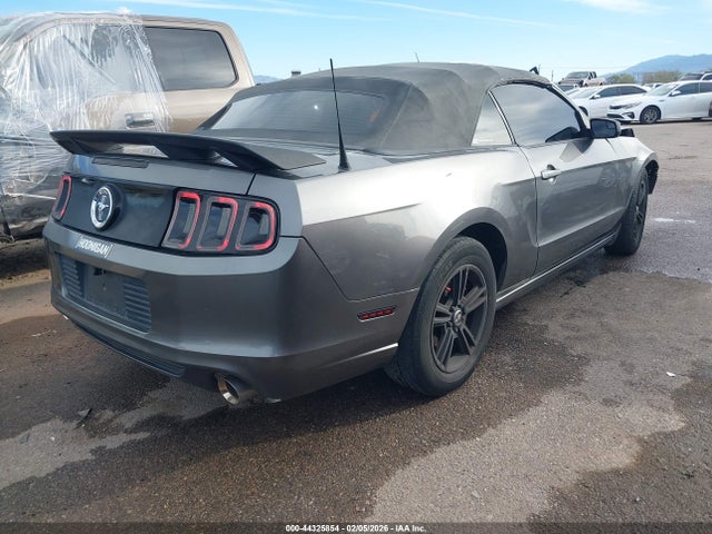 1ZVBP8EM9E5208545 Ford Mustang V6