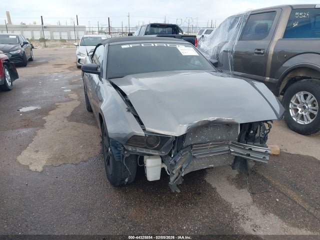 1ZVBP8EM9E5208545 Ford Mustang V6