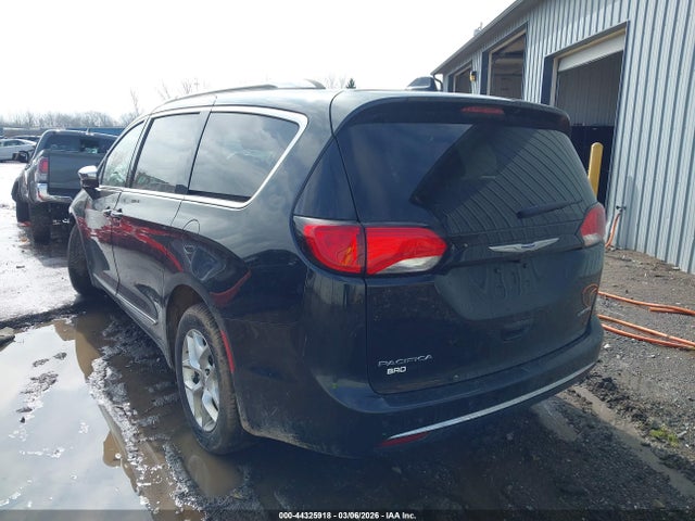 2020 CHRYSLER PACIFICA 2C4RC1GG0LR109219 Photo 2