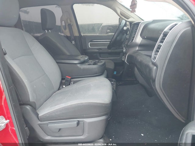 44325925 :رقم المزاد ، 3C6UR5JL5KG688998 vin ، 2019 Ram 2500 Big Horn  4x4 8' Box مزاد بيع