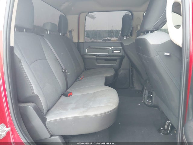 44325925 :رقم المزاد ، 3C6UR5JL5KG688998 vin ، 2019 Ram 2500 Big Horn  4x4 8' Box مزاد بيع
