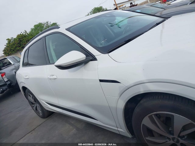 Продаж на аукціоні авто 2024 Audi Q8 E-tron Premium Quattro, vin: WA14AAGE0RB012568, номер лоту: 44325945