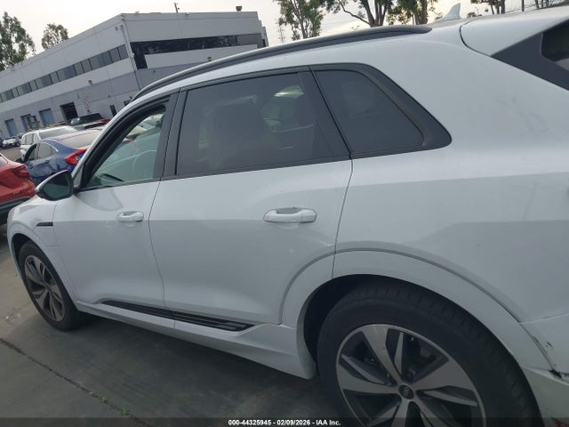 Продаж на аукціоні авто 2024 Audi Q8 E-tron Premium Quattro, vin: WA14AAGE0RB012568, номер лоту: 44325945