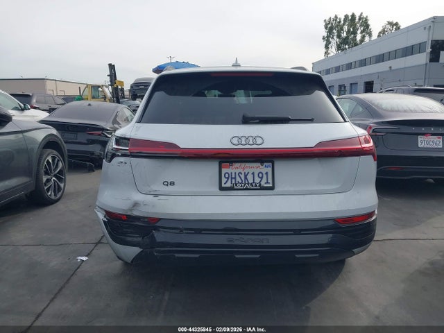 Продаж на аукціоні авто 2024 Audi Q8 E-tron Premium Quattro, vin: WA14AAGE0RB012568, номер лоту: 44325945