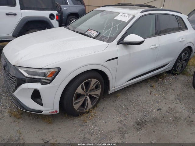 2024 AUDI Q8 E-TRON WA14AAGE0RB012568 Photo 1