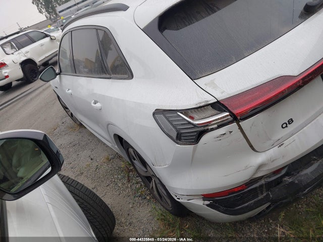 2024 AUDI Q8 E-TRON WA14AAGE0RB012568 Photo 2