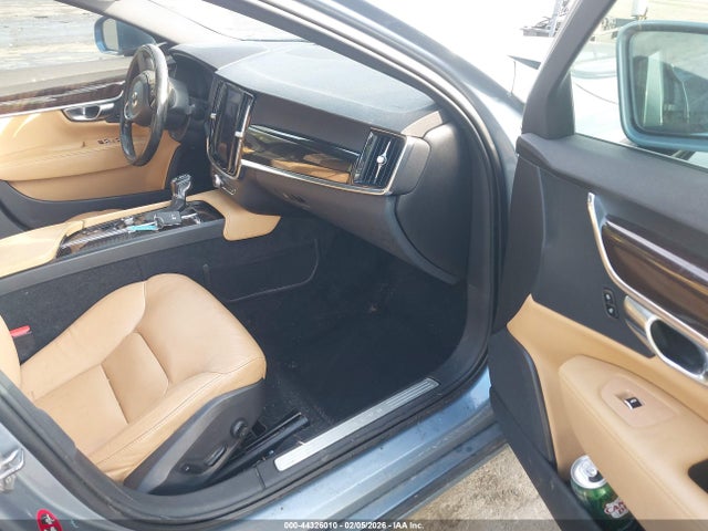2018 VOLVO S90 LVY982MK5JP035481 Photo 4