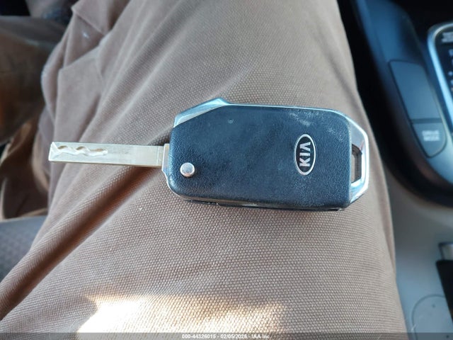 KNDJ23AU3L7085459 KIA SOUL LX