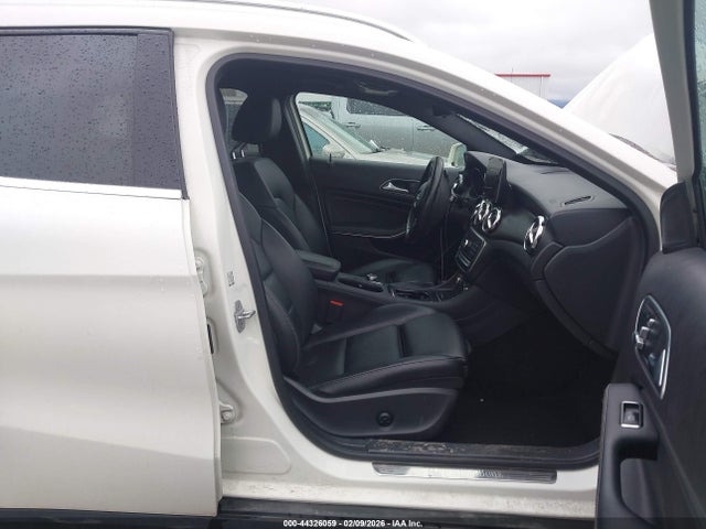 WDCTG4GB7JJ463931 Mercedes-Benz Gla 250 4matic