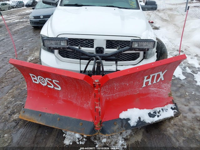 44326077 :رقم المزاد ، 1C6RR7FT2KS517421 vin ، 2019 Ram 1500 Classic Express  4x4 6'4 Box مزاد بيع