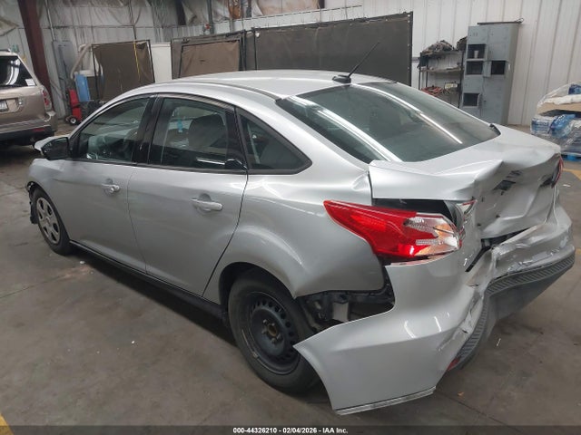 Ford FOCUS SE 2015 1FADP3F27FL379258 Image 3