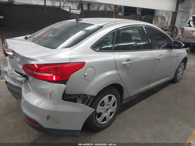Ford FOCUS SE 2015 1FADP3F27FL379258 Image 4