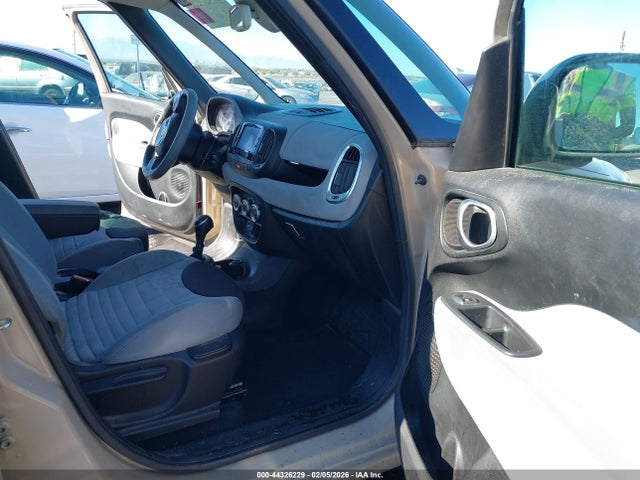 2014 FIAT 500L ZFBCFABH2EZ027128 Photo 4