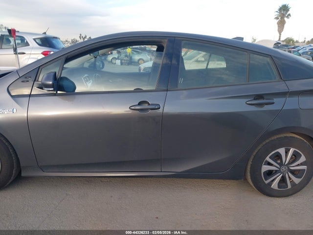 Toyota Prius Prime Plus 2017 JTDKARFP4H3016159 Image 14