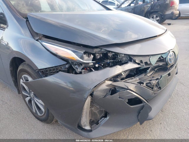 Toyota Prius Prime Plus 2017 JTDKARFP4H3016159 Image 6
