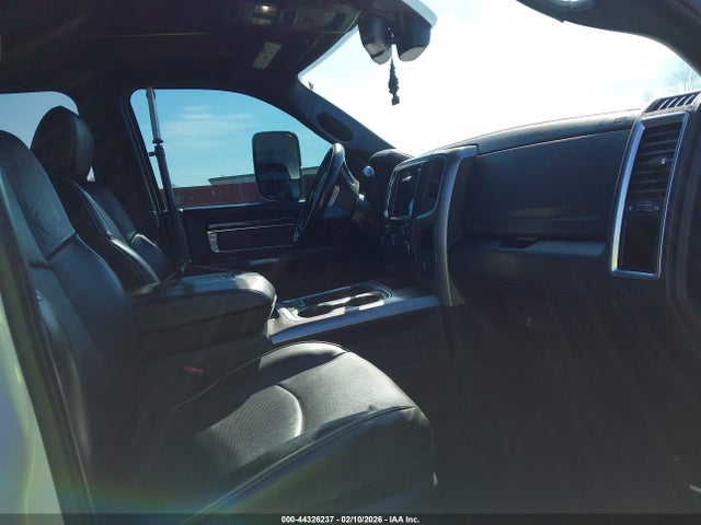 44326237 :رقم المزاد ، 3C63R3FL0JG141936 vin ، 2018 Ram 3500 Limited  4x4 6'4 Box مزاد بيع