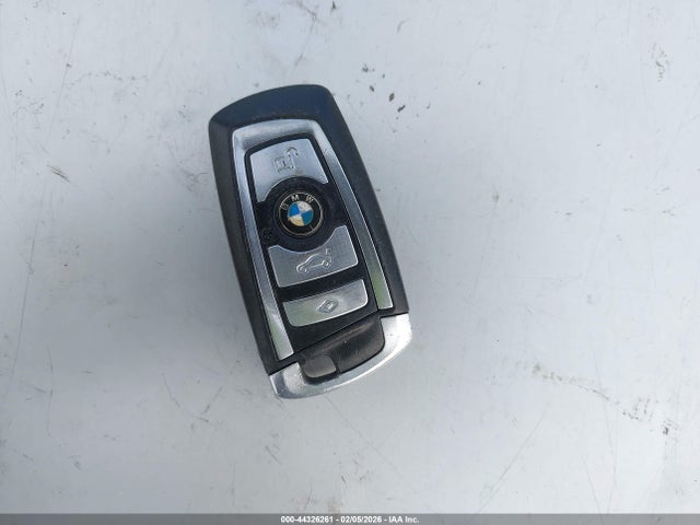 2011 BMW 740I WBAKA4C51BC612677 Photo 10