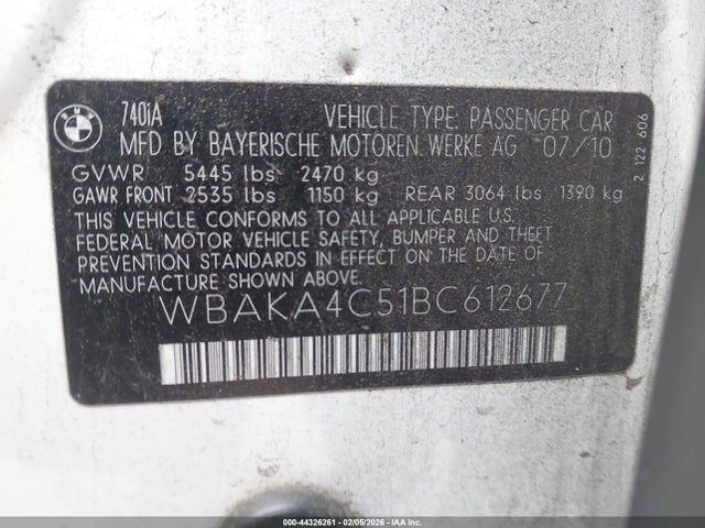 2011 BMW 740I WBAKA4C51BC612677 Photo 8