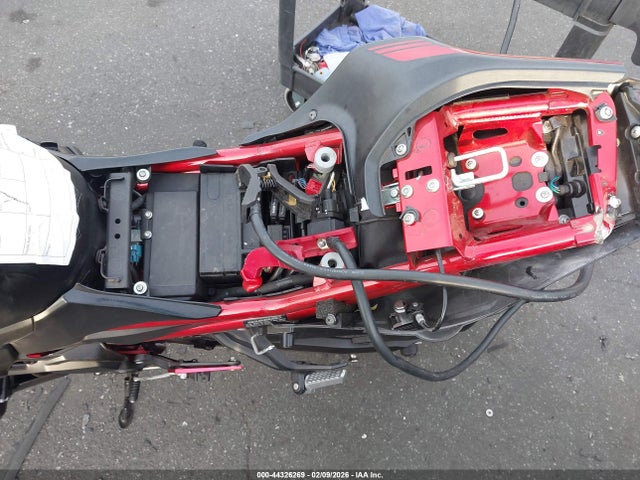 ML5ZRDF19MDA46569 Kawasaki Zr900 F