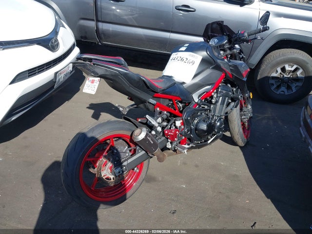 ML5ZRDF19MDA46569 Kawasaki Zr900 F