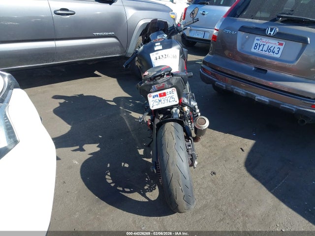 ML5ZRDF19MDA46569 Kawasaki Zr900 F