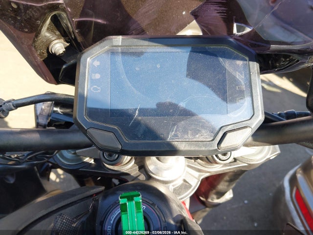ML5ZRDF19MDA46569 Kawasaki Zr900 F