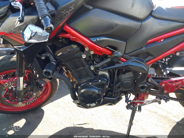 ML5ZRDF19MDA46569 Kawasaki Zr900 F