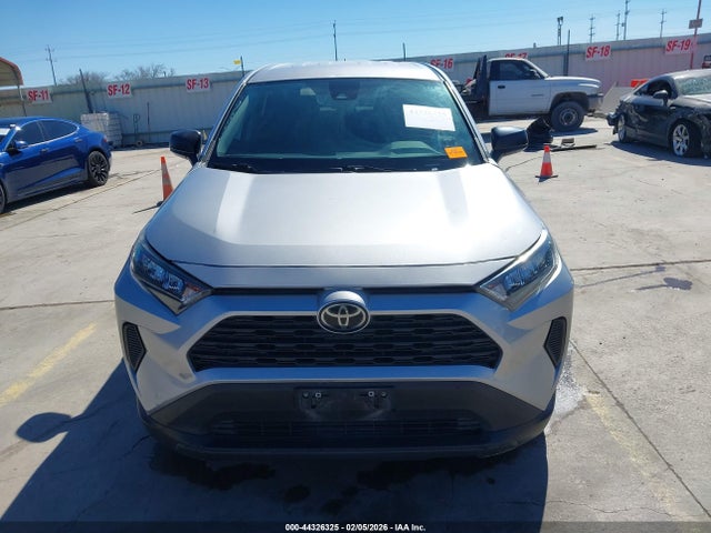 Toyota RAV4 LE 2022 2T3H1RFV6NC190253 Image 12