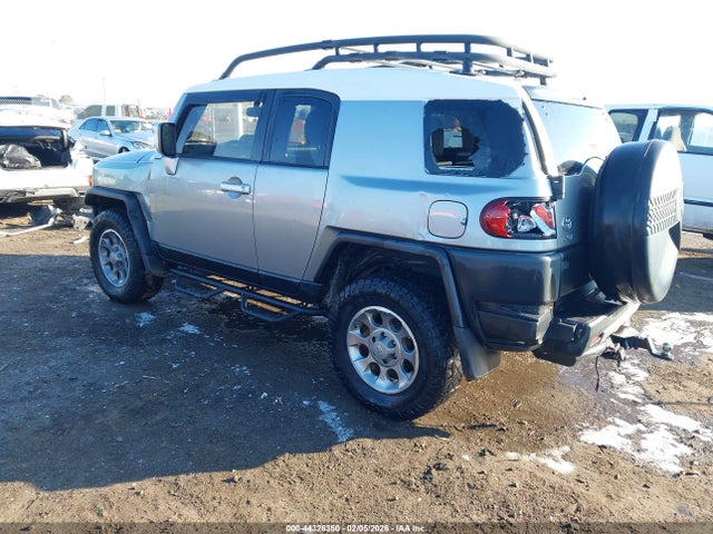 2012 TOYOTA FJ CRUISER JTEBU4BF7CK126303 Photo 2